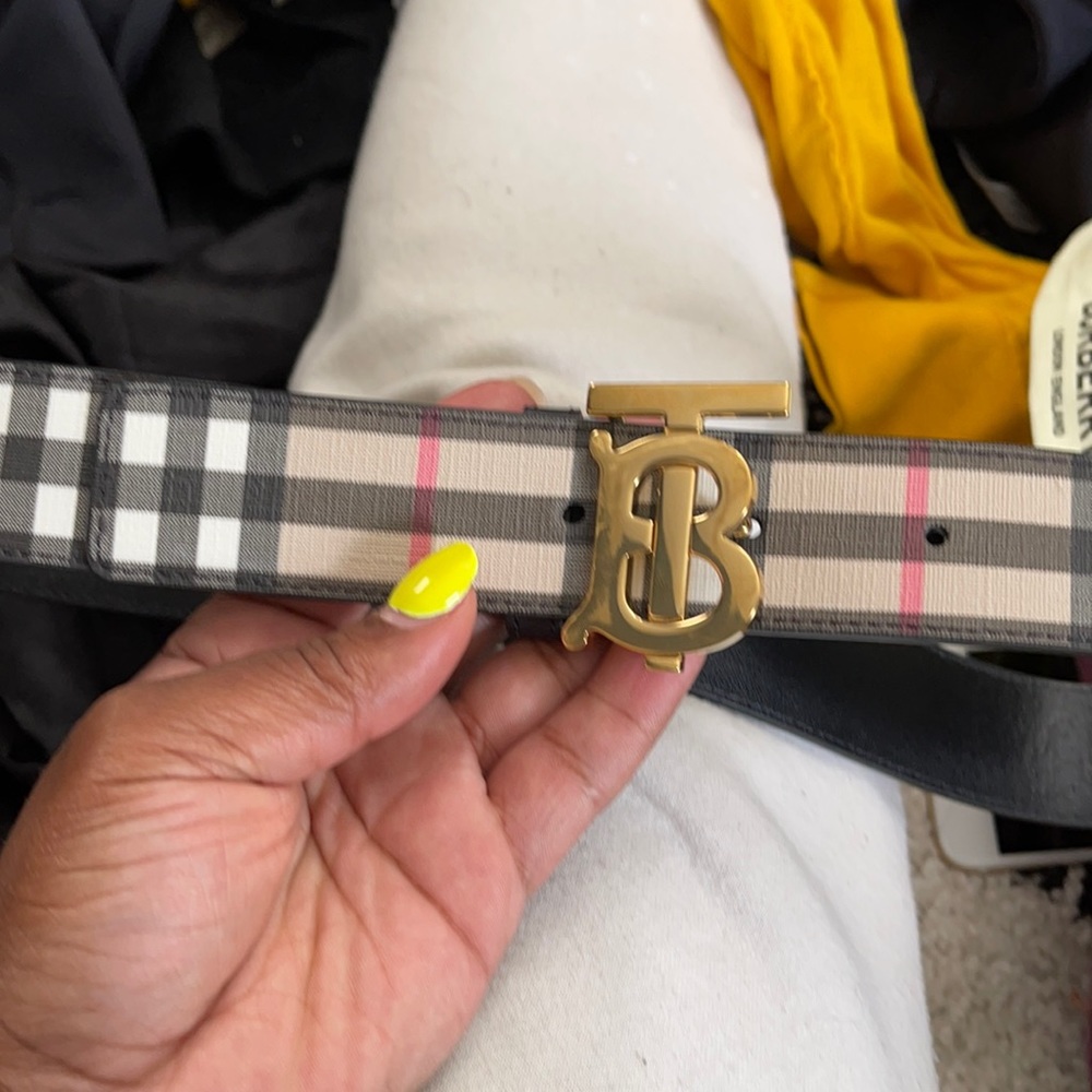 Burberry belt small